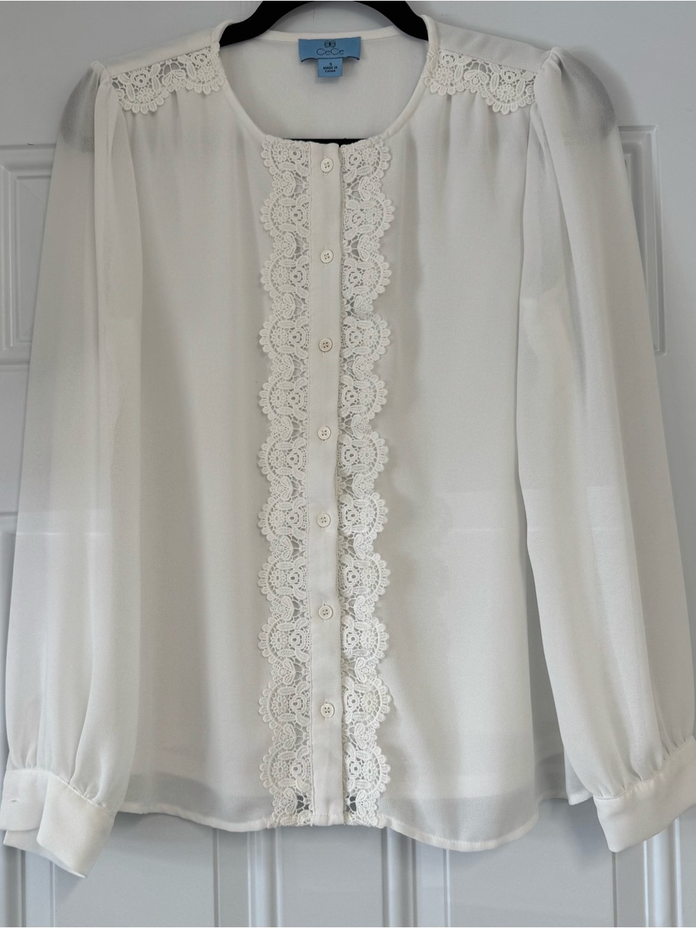 CeCe Creamy Lace Trim Blouse with Sheer Sleeves Size Small